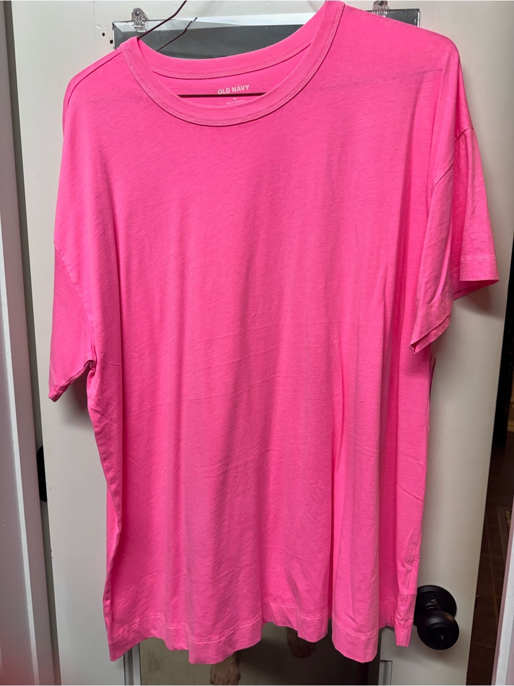 Old Navy Men's Neon Pink Crew Neck Short Sleeve Tee